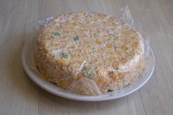 Торт из рыбок со сгущенкой - шаг 11 Торт из рыбок со сгущенкой - шаг 11