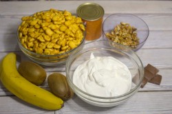 Торт из рыбок со сгущенкой - шаг 1 Торт из рыбок со сгущенкой - шаг 1