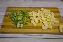 Торт из рыбок со сгущенкой - шаг 4 Торт из рыбок со сгущенкой - шаг 4