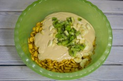 Торт из рыбок со сгущенкой - шаг 6 Торт из рыбок со сгущенкой - шаг 6