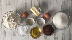 Шоколадный торт на Раз Два Три - шаг 1