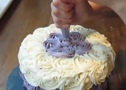 Сливочный торт с цветами - шаг 12