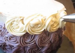 Сливочный торт с цветами - шаг 10
