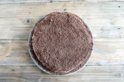 Торт с изюмом и орехами - шаг 14 Торт с изюмом и орехами - шаг 14