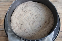 Торт с изюмом и орехами - шаг 9 Торт с изюмом и орехами - шаг 9