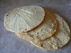 Торт со сгущенкой бисквитный - шаг 10 Торт со сгущенкой бисквитный - шаг 10