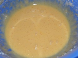 Торт со сгущенкой бисквитный - шаг 3 Торт со сгущенкой бисквитный - шаг 3