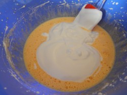 Торт со сгущенкой бисквитный - шаг 5 Торт со сгущенкой бисквитный - шаг 5