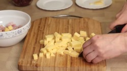 Трио - простой и вкусный солидный салат за 5 минут - шаг 3