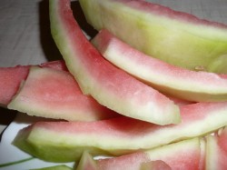 Цукаты из арбузных корок - шаг 2 Цукаты из арбузных корок - шаг 2