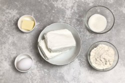 Творожники в духовке классические - шаг 1