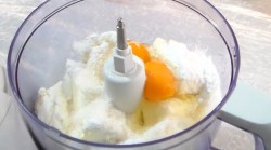 Творожный торт с вишней - шаг 4 Творожный торт с вишней - шаг 4