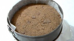 Творожный торт с вишней - шаг 7 Творожный торт с вишней - шаг 7