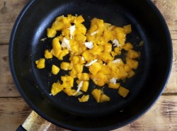 Тыква с чесноком жареная на сковороде - шаг 6 Тыква с чесноком жареная на сковороде - шаг 6