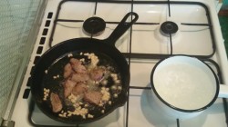 Тёплый салат с брокколи и куриной печенью - шаг 1 Тёплый салат с брокколи и куриной печенью - шаг 1