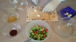 Тёплый салат с брокколи и куриной печенью - шаг 4 Тёплый салат с брокколи и куриной печенью - шаг 4