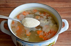 Уха из скумбрии свежемороженой - шаг 8