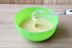 Вафли на маргарине хрустящие в вафельнице - шаг 5