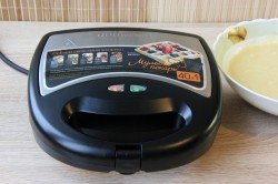 Вафли тонкие в электровафельнице - шаг 6 Вафли тонкие в электровафельнице - шаг 6