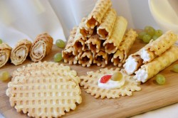 Вафли тонкие в электровафельнице - шаг 12 Вафли тонкие в электровафельнице - шаг 12