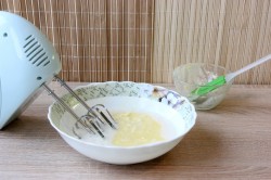 Вафли тонкие в электровафельнице - шаг 3 Вафли тонкие в электровафельнице - шаг 3