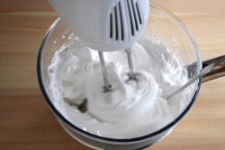 Ванильные капкейки с кремом - шаг 20