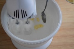 Ванильные капкейки с кремом - шаг 22