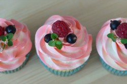 Ванильные капкейки с кремом - шаг 32