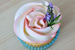 Ванильные капкейки с кремом - шаг 34