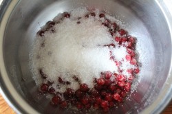 Варенье из красной смородины 5 минутка - шаг 2