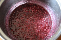 Варенье из красной смородины 5 минутка - шаг 4