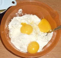 Венгерская ватрушка с творогом, сметаной и ванильным сахаром - шаг 4