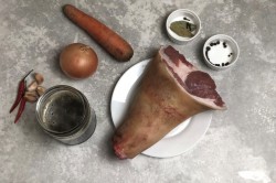 Вепрево колено по-чешски - шаг 1 Вепрево колено по-чешски - шаг 1