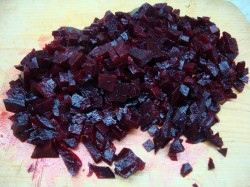 Винегрет с консервированной фасолью и квашеной капустой - шаг 5