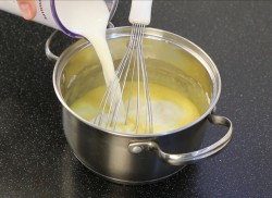 Шоколадный заварной крем на молоке - шаг 2 Шоколадный заварной крем на молоке - шаг 2