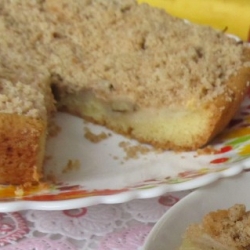 Яблочно-банановый пирог на сметане со штрейзелем