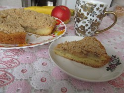 Яблочно-банановый пирог на сметане со штрейзелем - шаг 17 Яблочно-банановый пирог на сметане со штрейзелем - шаг 17