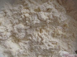 Яблочно-банановый пирог на сметане со штрейзелем - шаг 3 Яблочно-банановый пирог на сметане со штрейзелем - шаг 3