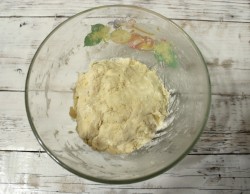 Яблочный пирог со сметанной заливкой - шаг 4 Яблочный пирог со сметанной заливкой - шаг 4