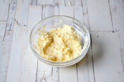 Закуска из языка с сыром и чесноком - шаг 4 Закуска из языка с сыром и чесноком - шаг 4