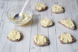 Закуска из языка с сыром и чесноком - шаг 5 Закуска из языка с сыром и чесноком - шаг 5