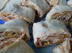 Закуска рулет из лаваша с икрой сельди - шаг 6