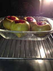 Запеченные яблоки с орехами и джемом - шаг 5