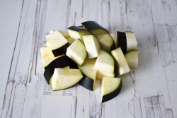 Запеченные овощи в сметане в духовке - шаг 3