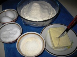 Жареные пирожки с яблоками на сковороде - шаг 2 Жареные пирожки с яблоками на сковороде - шаг 2