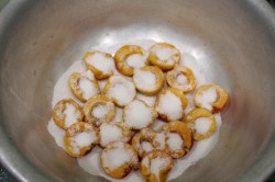 Варенье из абрикосов без косточек с миндалем - шаг 2 Варенье из абрикосов без косточек с миндалем - шаг 2