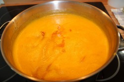 Абрикосовое варенье с желирующим сахаром без косточек - шаг 3 Абрикосовое варенье с желирующим сахаром без косточек - шаг 3