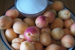 Абрикосовое варенье дольками без косточек - шаг 1 Абрикосовое варенье дольками без косточек - шаг 1