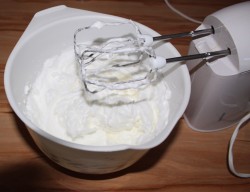 Абрикосовый пирог на молоке - шаг 1 Абрикосовый пирог на молоке - шаг 1