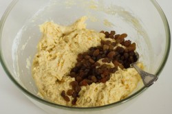 Кекс большой с изюмом и апельсином - шаг 5 Кекс большой с изюмом и апельсином - шаг 5